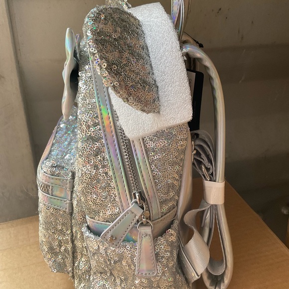 LOUNGEFLY HOLOGRAPHIC EXCLUSIVE BY LASRX SILVER BACKPACK FULL ON HOLOGRAPHIC - Picture 2 of 4